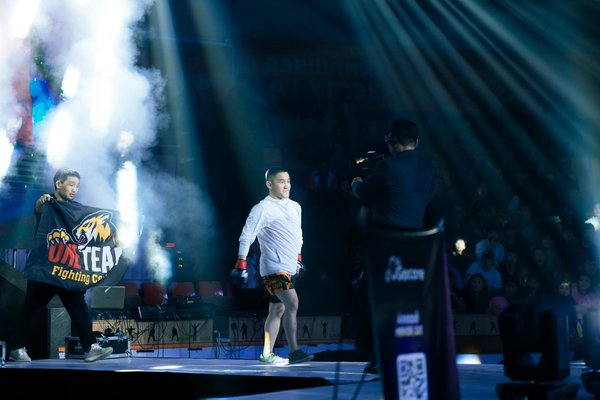 Bâtons de marche pliables : guide 2025 pour choisir les meilleurs